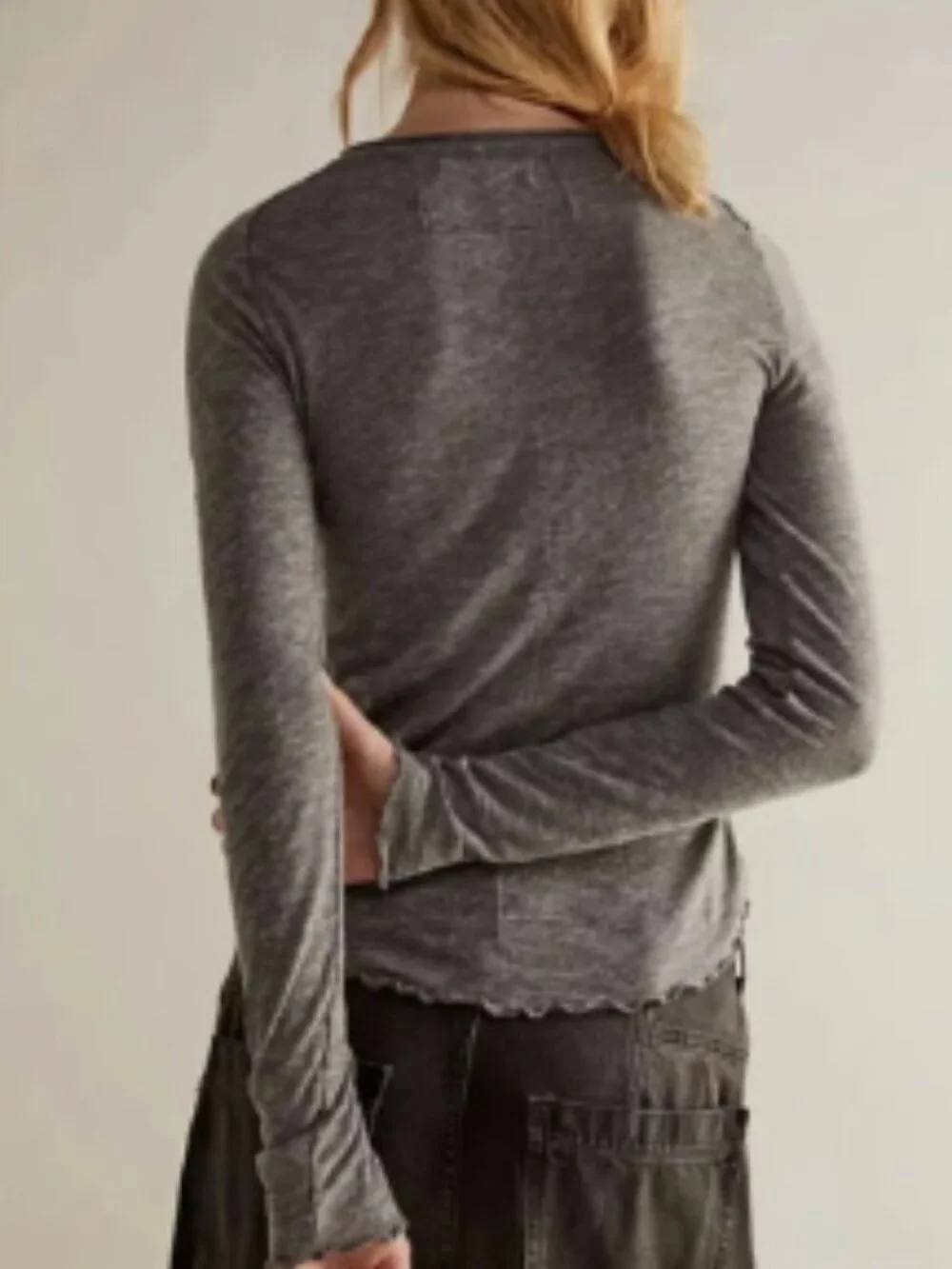 WE THE FREE PEOPLE BE MY BABY SCALLOPED LETTUCE EDGE LONG SLEEVE TOP TEE GRAY XL